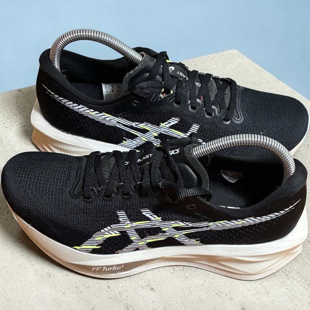 ASICS Novablast 3 Black Lime Zest Running Shoes 1012B862 Womens 8.5